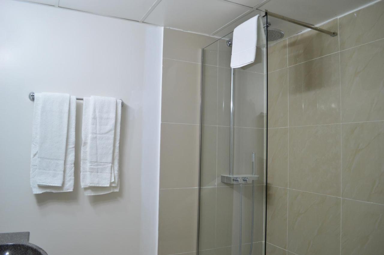 Kosher Hotel Lev Or Bucureşti Eksteriør bilde