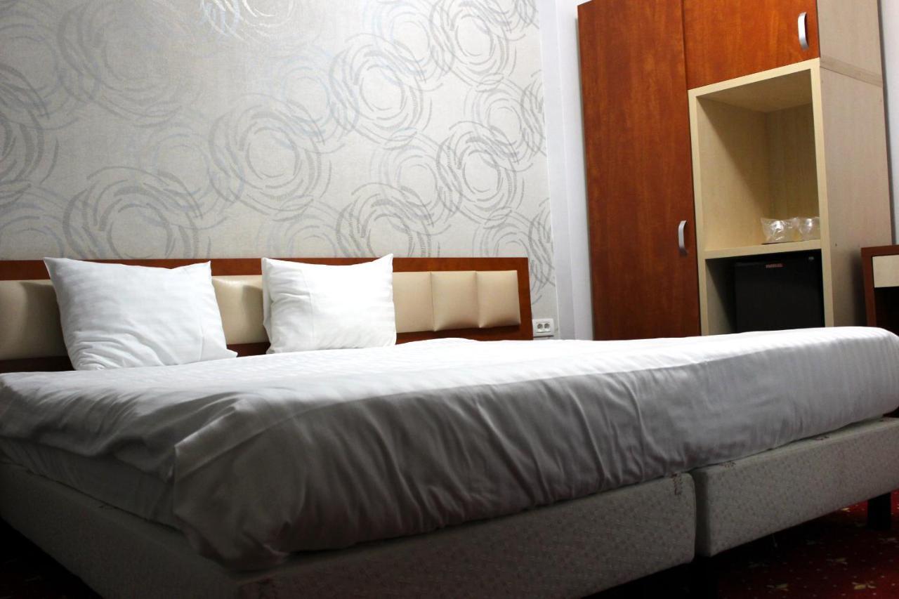 Kosher Hotel Lev Or Bucureşti Eksteriør bilde