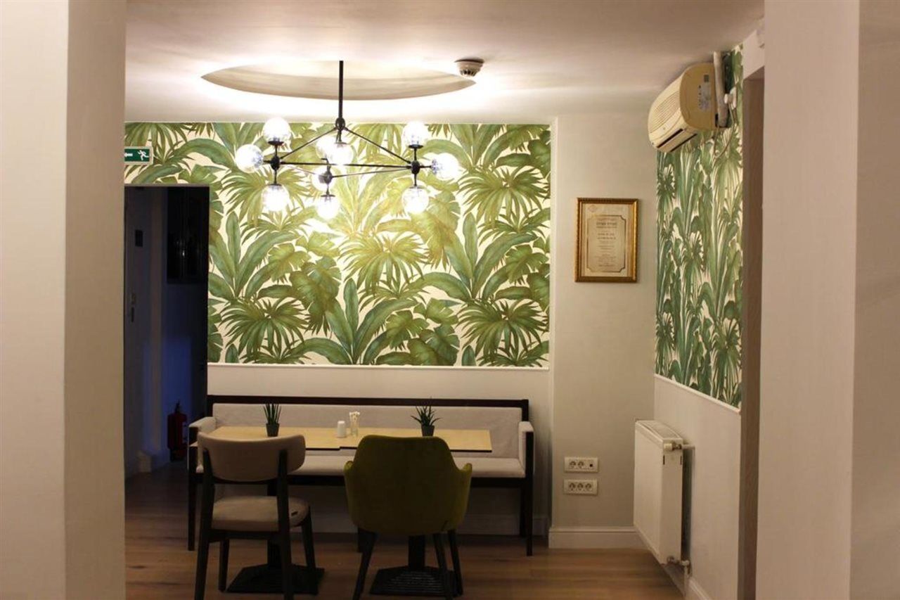 Kosher Hotel Lev Or Bucureşti Eksteriør bilde